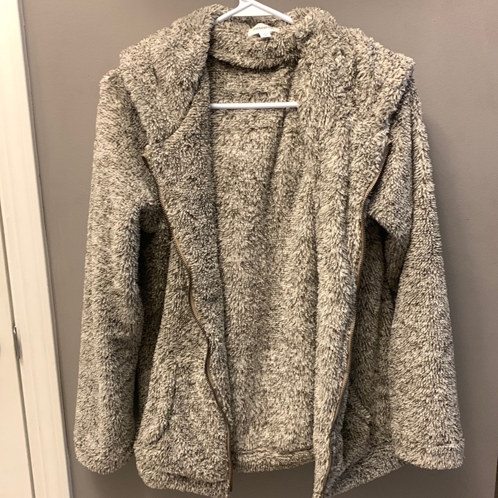 Fuzzy brown/white jacket